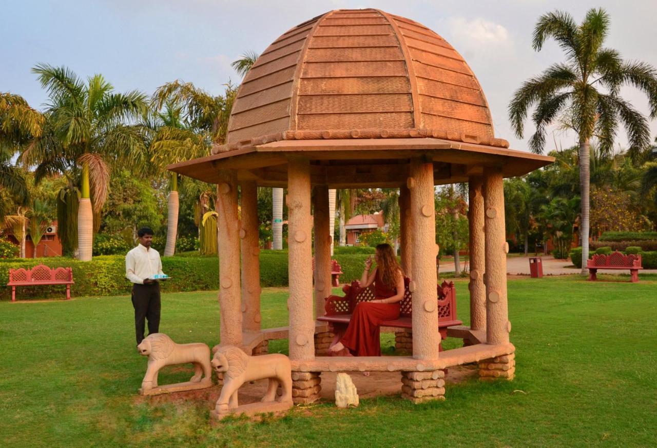 Vijayshree Resort, ハンピ エクステリア 写真