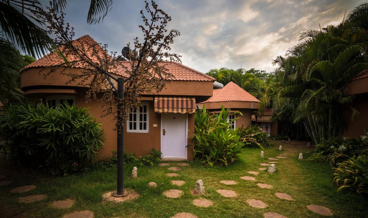 Vijayshree Resort, ハンピ エクステリア 写真