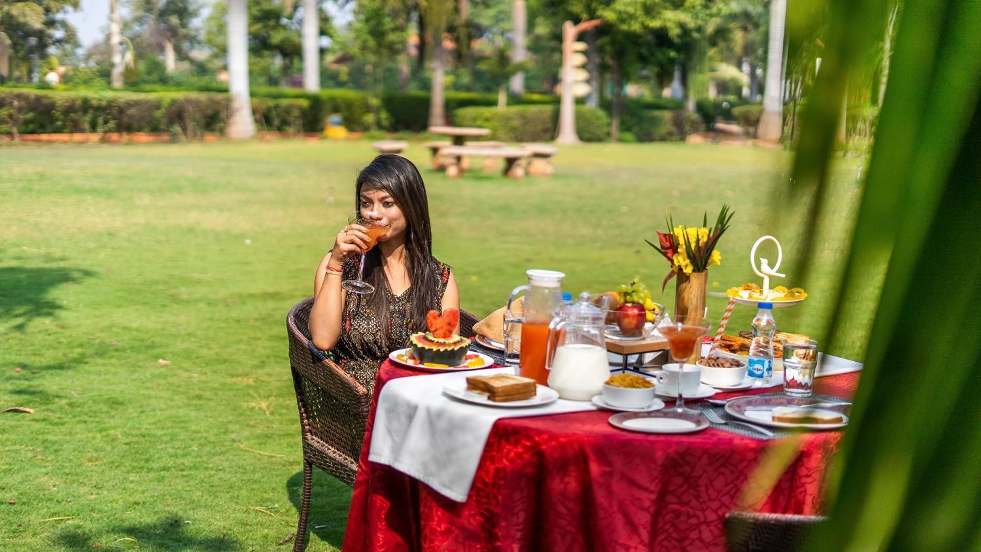 Vijayshree Resort, ハンピ エクステリア 写真