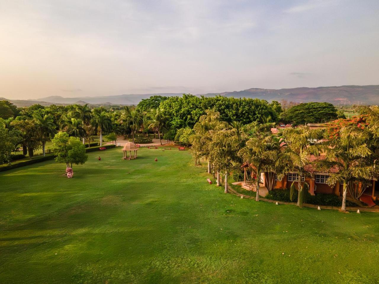 Vijayshree Resort, ハンピ エクステリア 写真